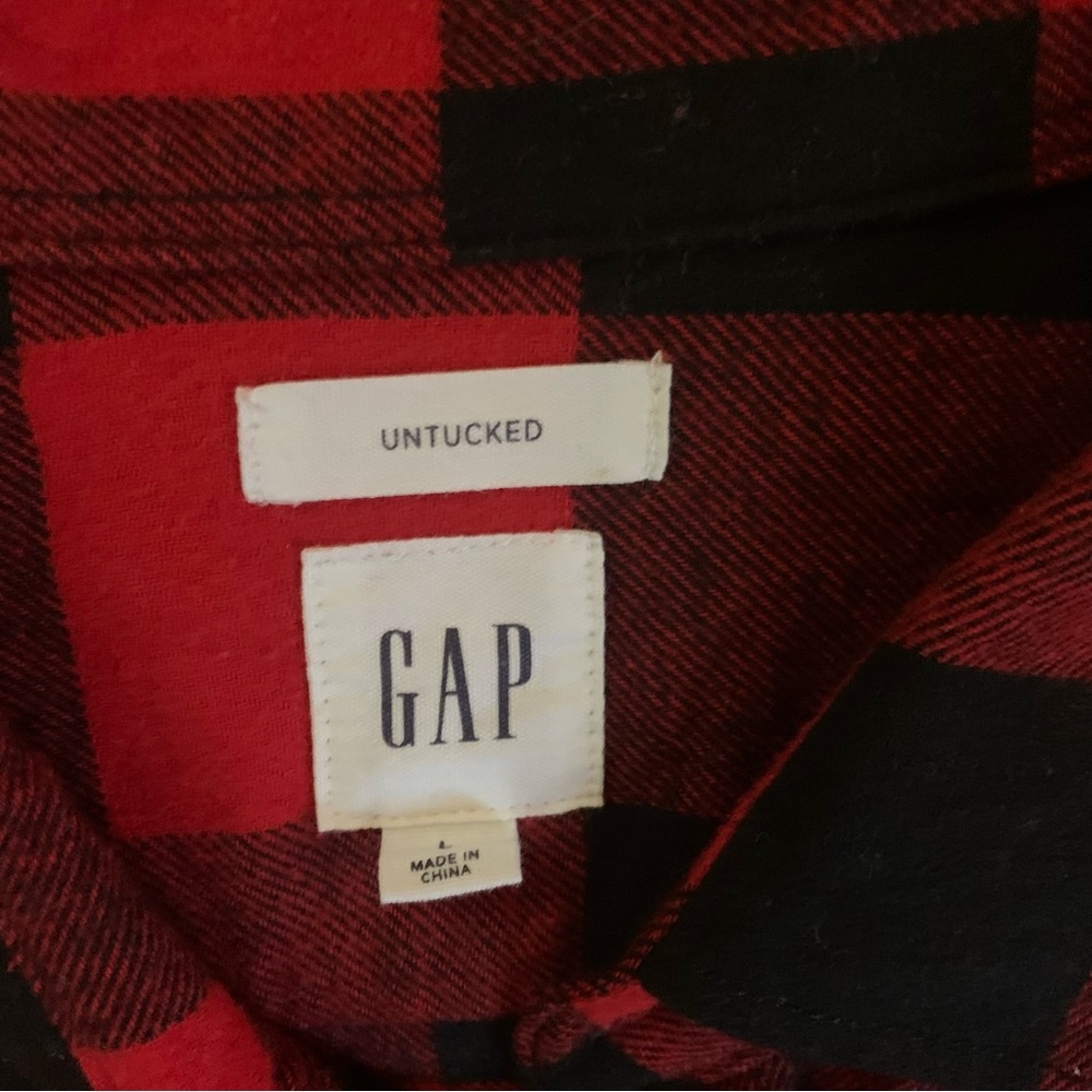 GAP Red and Black Buffalo Plaid Untucked Men's Flannel Shirt Large - Picture 2 of 5
